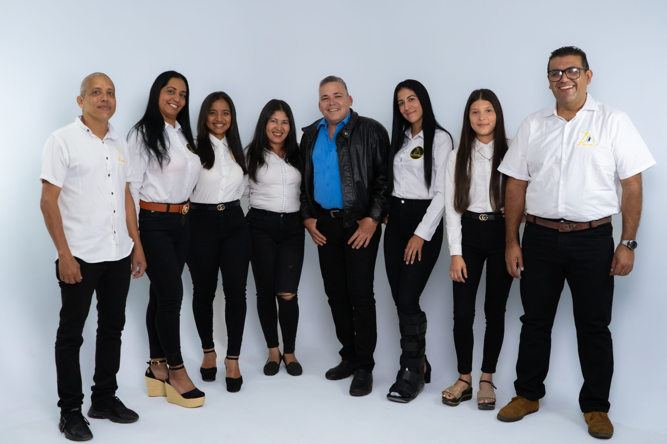 Foto equipo Dr Antonello, Cirujano plástico.